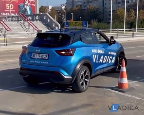 Manevri na poligonu