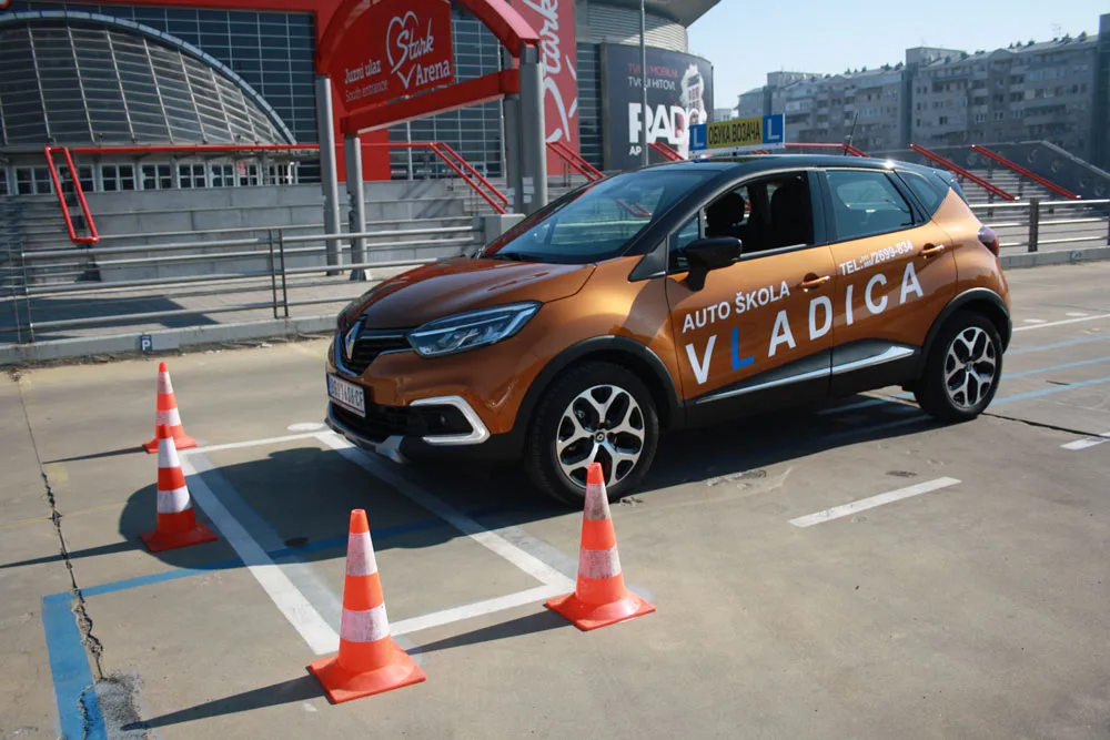 Auto škola Vladica – Novi Beograd Vozni park Renault Captur Auto škole Vladica na Novom Beogradu kod Arene