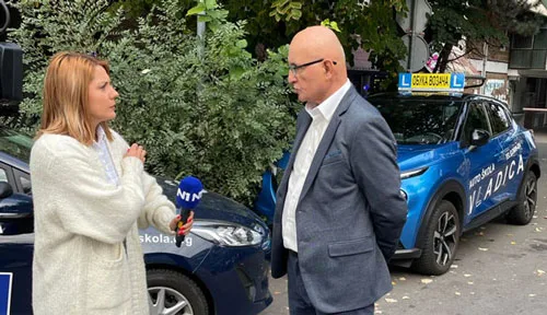 Najčešća pitanja pre upisa u auto školu Najčešća pitanja pre upisa u auto školu