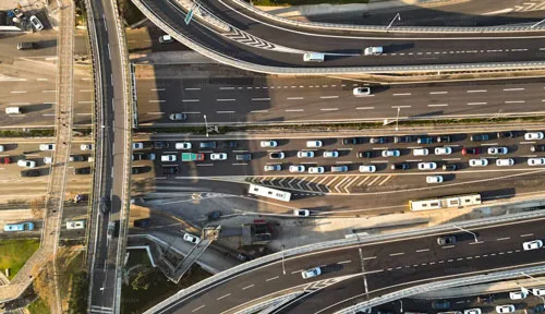 Vožnja kroz javne garaže i tržne centre – saveti za početnike